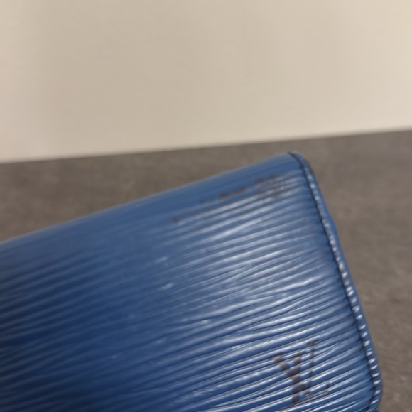Preloved Louis Vuitton blue epi Sarah wallet - Picture 5 of 14